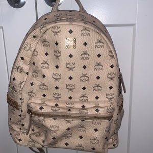 MCM Medium Stark Visetos Backpack